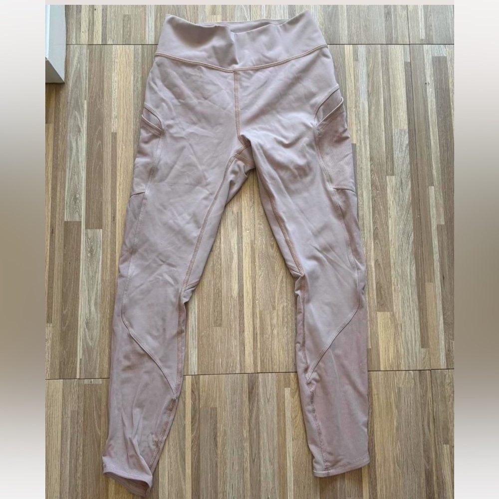 Light pink Lululemon legging